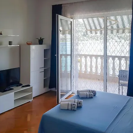 Gorgeous In Rogotin-ploce With Wifi Apartment Rogotin