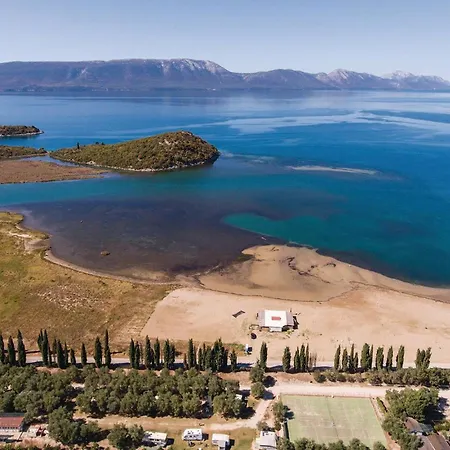 Gorgeous In Rogotin-ploce With Wifi Apartment *