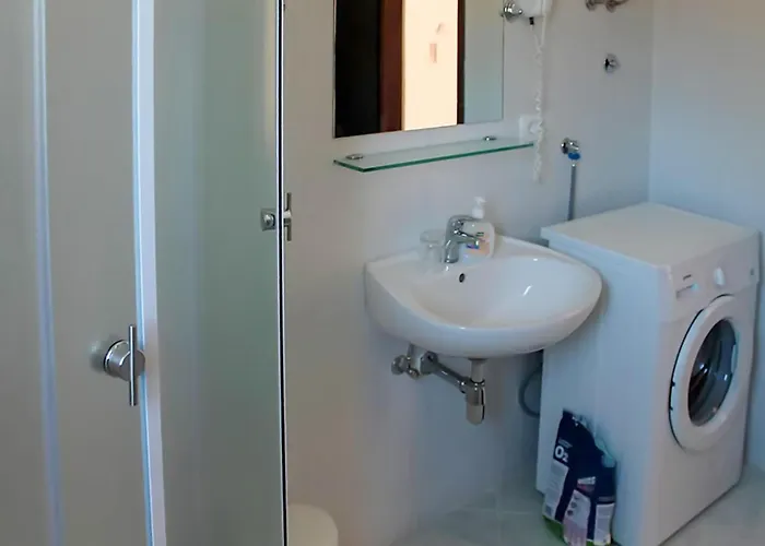 Gorgeous In Rogotin-ploce With Wifi Apartment *